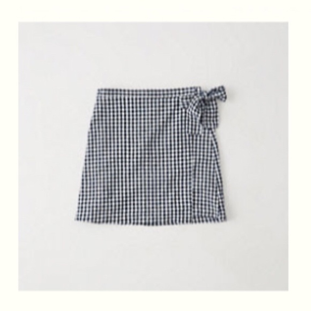 Abercrombie & Fitch Linen Cotton Wrap Skirt
Navy Blue Checker Gingham - Picture 7 of 8